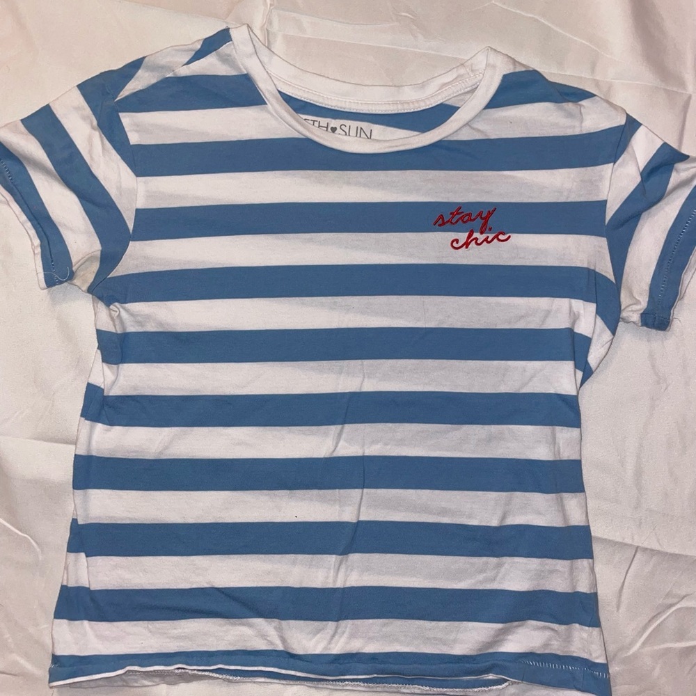 Fifth Sun Blue and White stripped T-Shirt Stay Chic. Size: Small